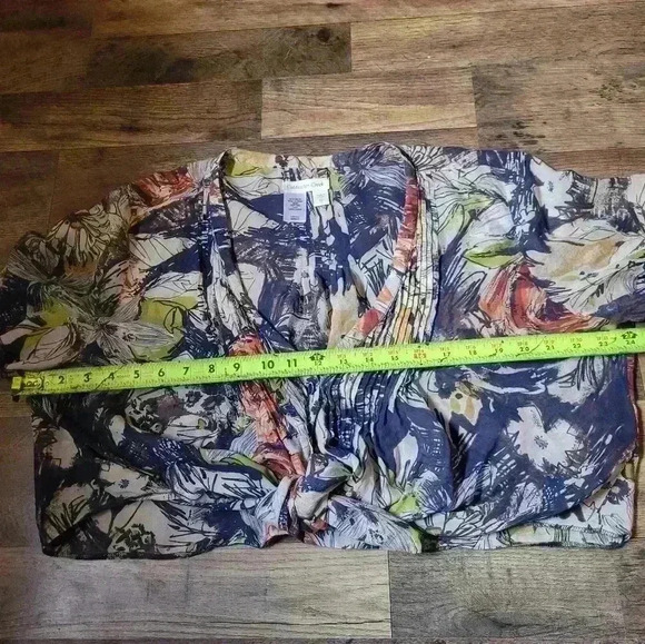 100% Silk Coldwater Creek Floral Wrap Top Blouse Size XL - Picture 8 of 11